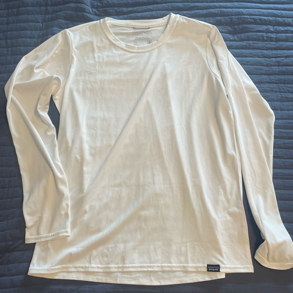 Mens Patagonia Capilene cool daily shirt. Size small. Like new.